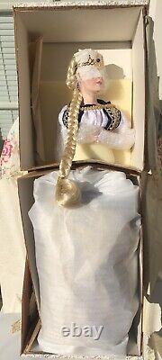 Franklin Heirloom Dolls THE LADY EOWYN LORD OF THE RINGS IN MINT CONDITION