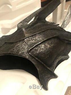 Helm of Sauron UC1412 United Cutlery Lord of the Rings The Hobbit Rare 211/3000
