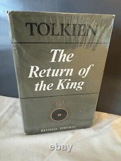 J. R. R. TOLKIEN Second Edition The Lord of The Rings Trilogy Set Second Edition