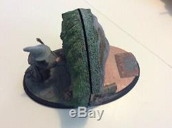 LORD OF THE RINGS Weta Sideshow NO ADMITTANCE Bookends Gandalf Bilbo