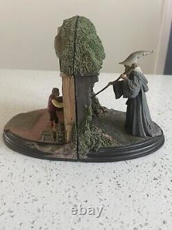 Lord Of The Rings No Admittance Bookends, Sideshow Weta RARE, Hat Damaged On Tip