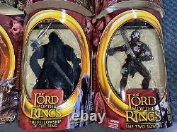 Lord Of the Rings The Two Towers Toy Biz 20 Different Piece Action Figure Lot A+