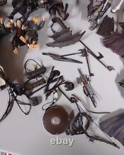 Lord of The Rings Figures Lot of 20 Figures Capes, Weapons, Accessories LOTR