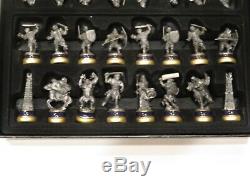Lord of the Rings Collector's Chess Set Noble Collection Chess 32 Total Pieces