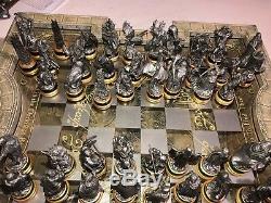 Lord of the Rings Collector's Chess Set Noble Collection Chess 56 Total Pieces