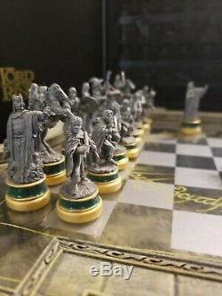 Lord of the Rings Deluxe Chess Set Noble Collection