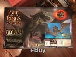 Lord of the Rings Deluxe Poseable Fell Beast w Ringwraith Rider LOTR Figures