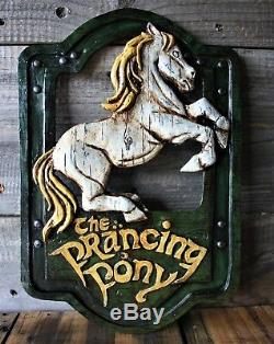 Lord of the Rings'The Prancing Pony' and'The Green Dragon' pub signs set