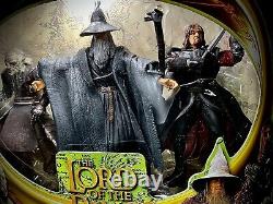Lord of the Rings UK EX'ORC OVERSEER GANDALF & BOROMIR 3-Pack Action Figure
