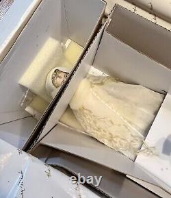 NEW IN BOX Lord of the Rings Galadriel 15 Porcelain Doll Danbury Mint RARE