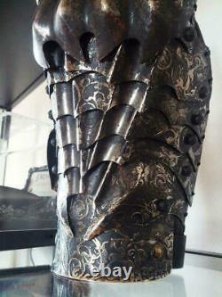 ORIGINAL Lord of The Rings Black SAURON Gauntlet of the Dark Lord Sauron