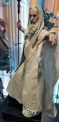 SIDESHOW Lord Of The Rings Saruman Premium Format Exclusive Figure Statue