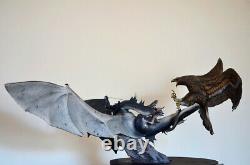 Sideshow Fell Beast vs. Gwaihir Eagle Statue Diorama Dragon Lord of the Rings