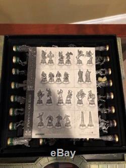 The Lord of The Rings Noble Collection Chess Set 36 Figures