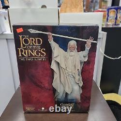 The Lord of the Rings The Two Towers Gandalf the White 1/6 Scale Polystone