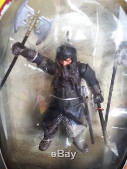 Toybiz Lord of the Rings Two Towers Helms Deep Gimli Red half moon box toy biz