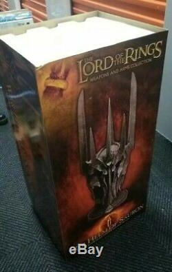 United Cutlery Lord of the Rings The War Helm of Sauron UC2941 VERY RARE
