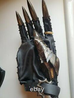 United Cutlery The Lord of the Rings Sauron Gauntlet