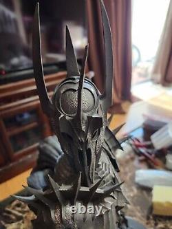 WETA SIDESHOW LOTR THE DARK LORD SAURON Statue. Lord of the Rings. Damaged