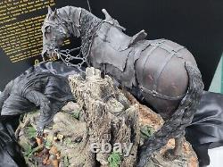 Weta Collectibles The Lord of the Rings Escape Off the Road Statue PLEASE READ