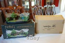 Weta LOTR Lord of the Rings Hobbit The Green Dragon Inn environment statue