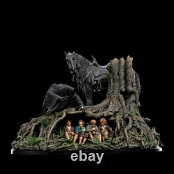 Weta Lord of the Rings Masters Collection Escape off the Road 16 Statue #491